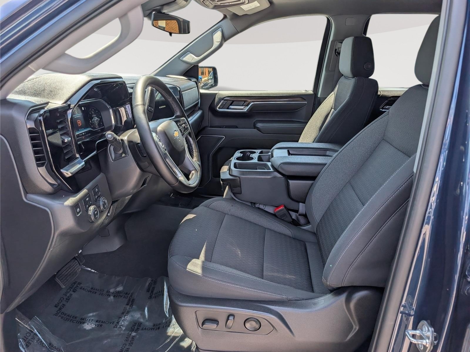 Used 2023 Chevrolet Silverado 1500 LT AWD/4WD image 15