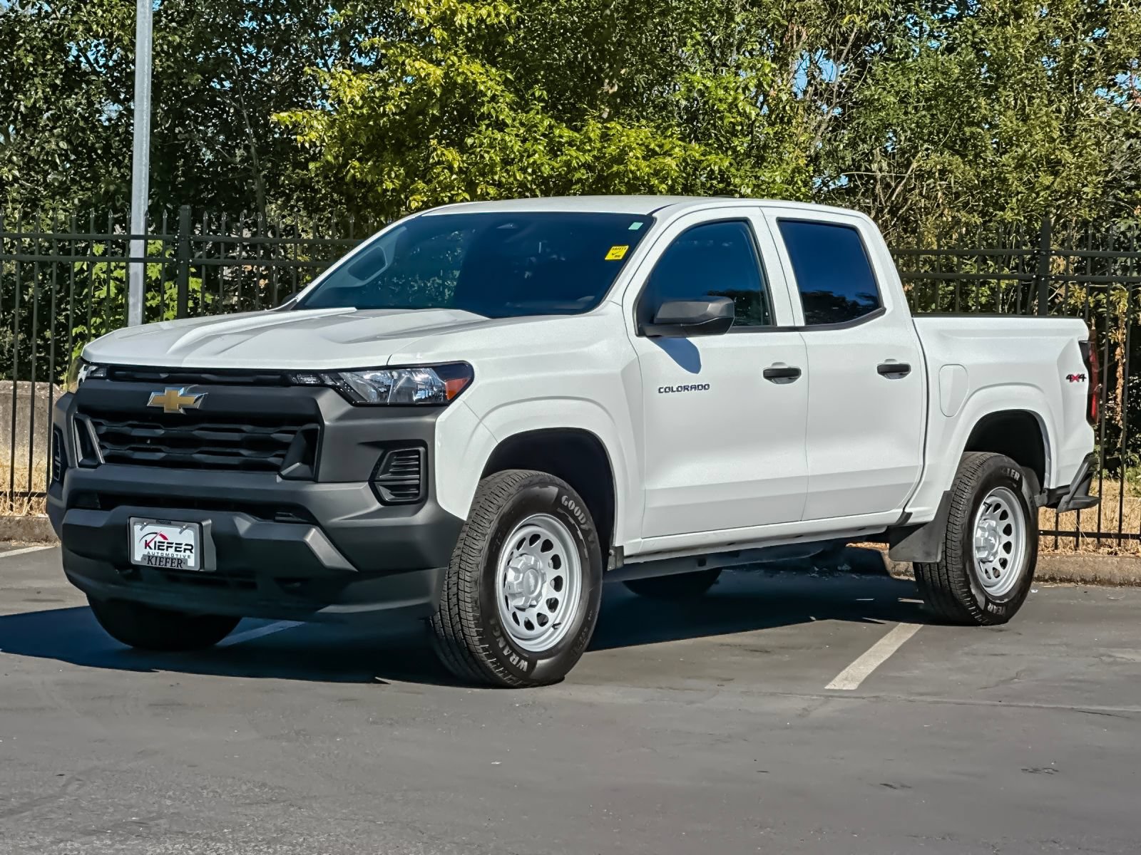 Used 2025 Chevrolet Colorado W/T AWD/4WD image 7