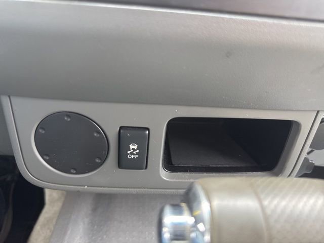 Used 2014 Nissan Frontier SV image 18