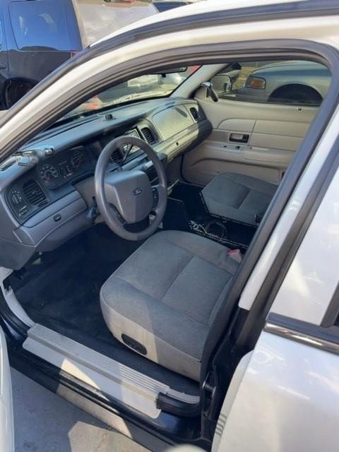 Used 2011 Ford Crown Victoria Police Interceptor w/ Base Police Prep Strobe Pkg image 11