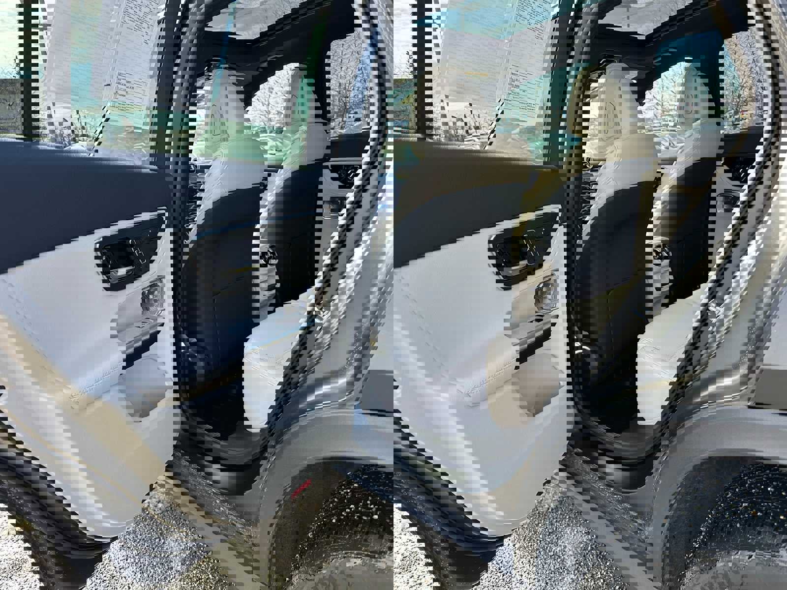 Used 2026 Mercedes-Benz GLC 350e 4MATIC image 15