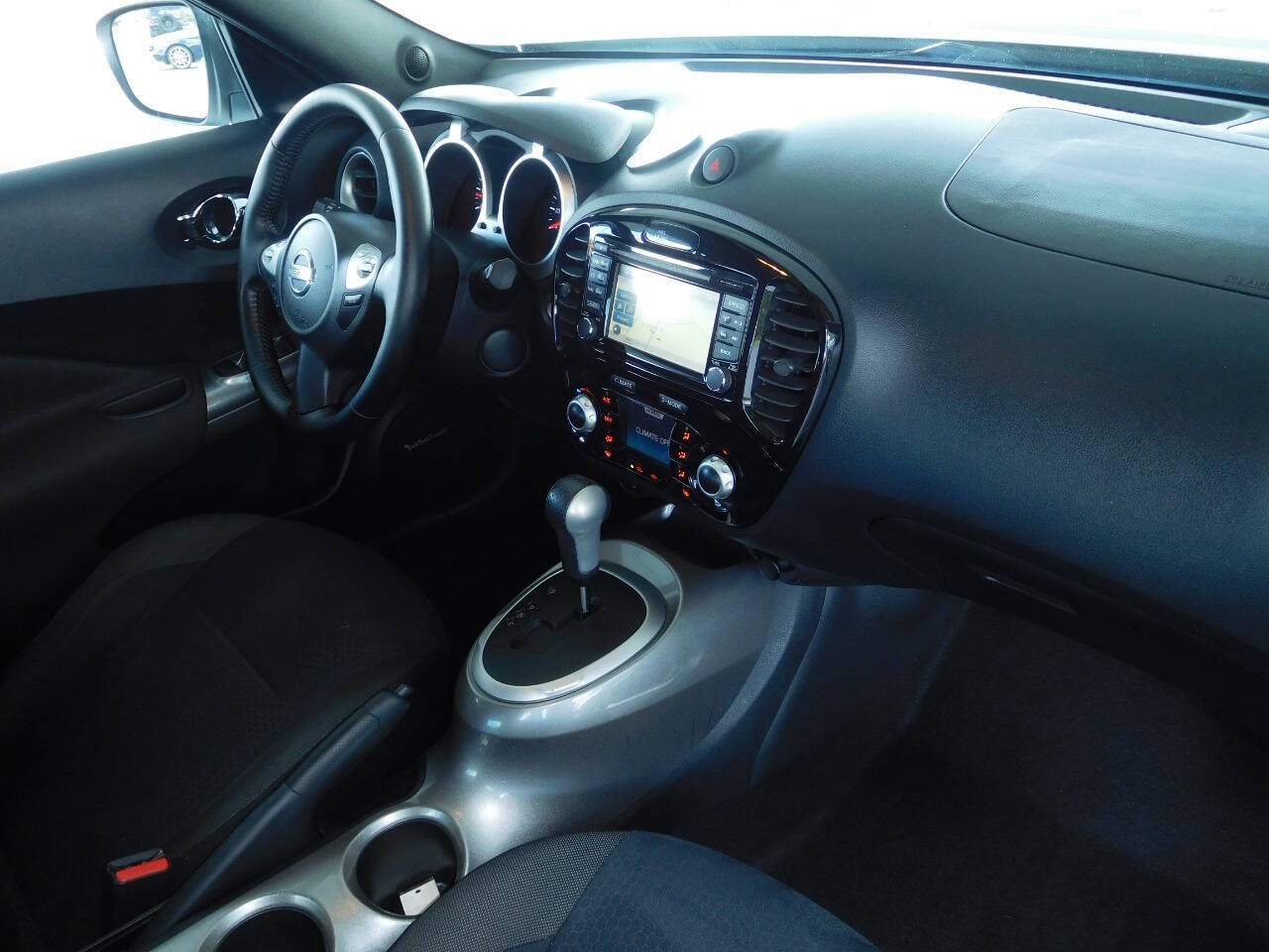 Used 2016 Nissan Juke SV w/ Technology Package AWD/4WD image 15