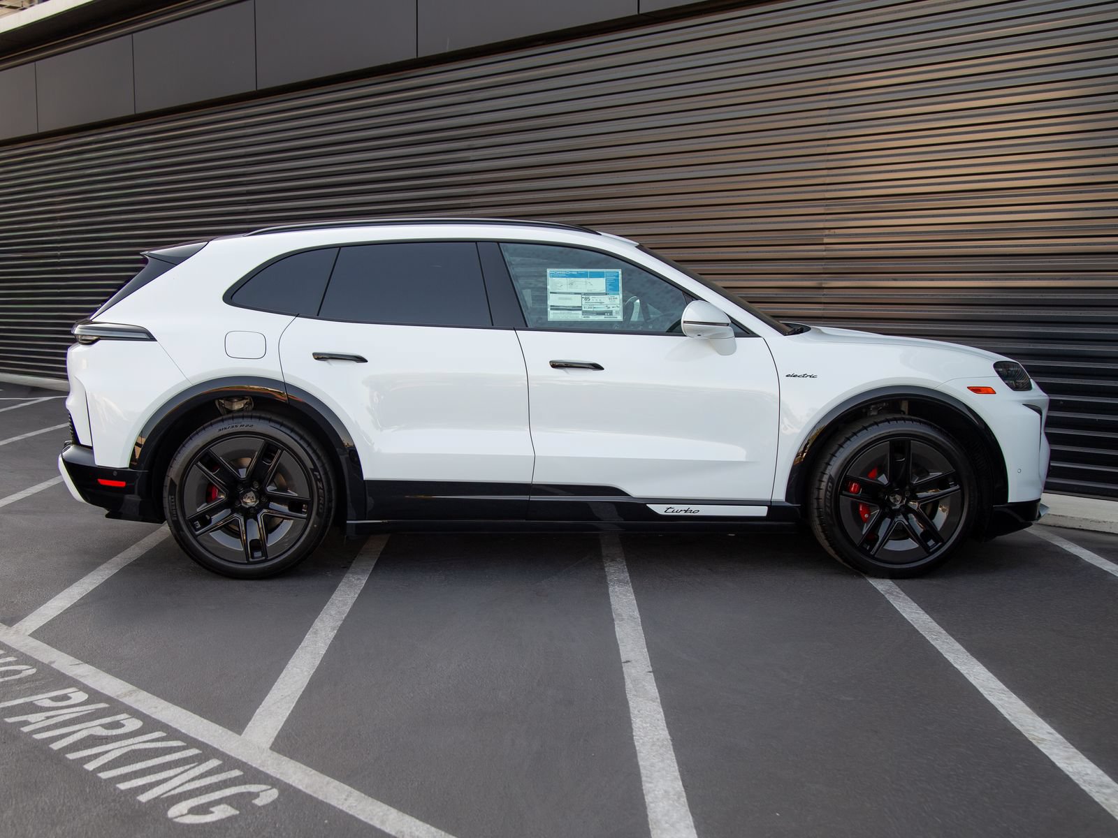 New 2026 Porsche Cayenne Turbo AWD/4WD image 8