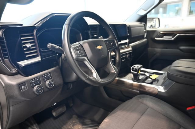 Used 2024 Chevrolet Silverado 1500 LT AWD/4WD image 20