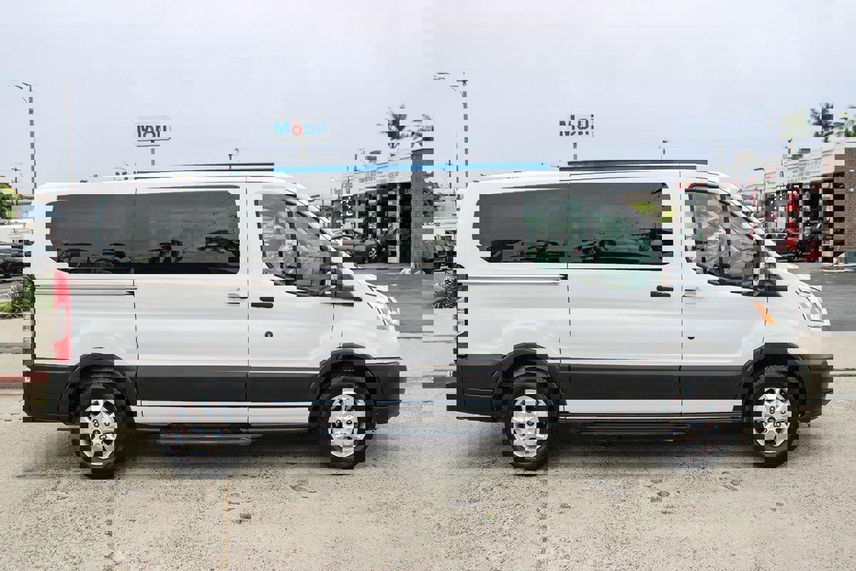 Used 2019 Ford Transit 150 XLT image 7