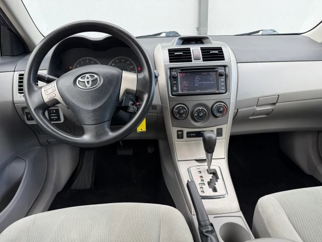 Used 2013 Toyota Corolla LE image 24