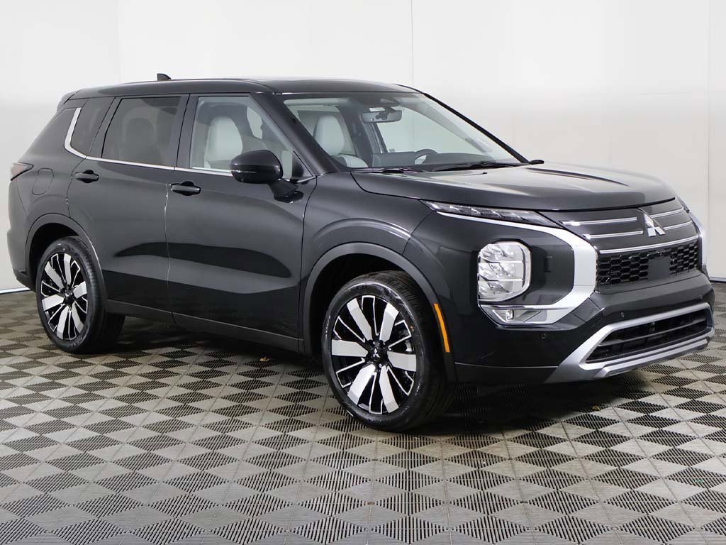 New 2025 Mitsubishi Outlander SE image 2
