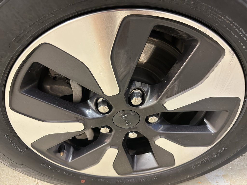 Used 2023 Jeep Grand Cherokee 4WD 4xe image 36