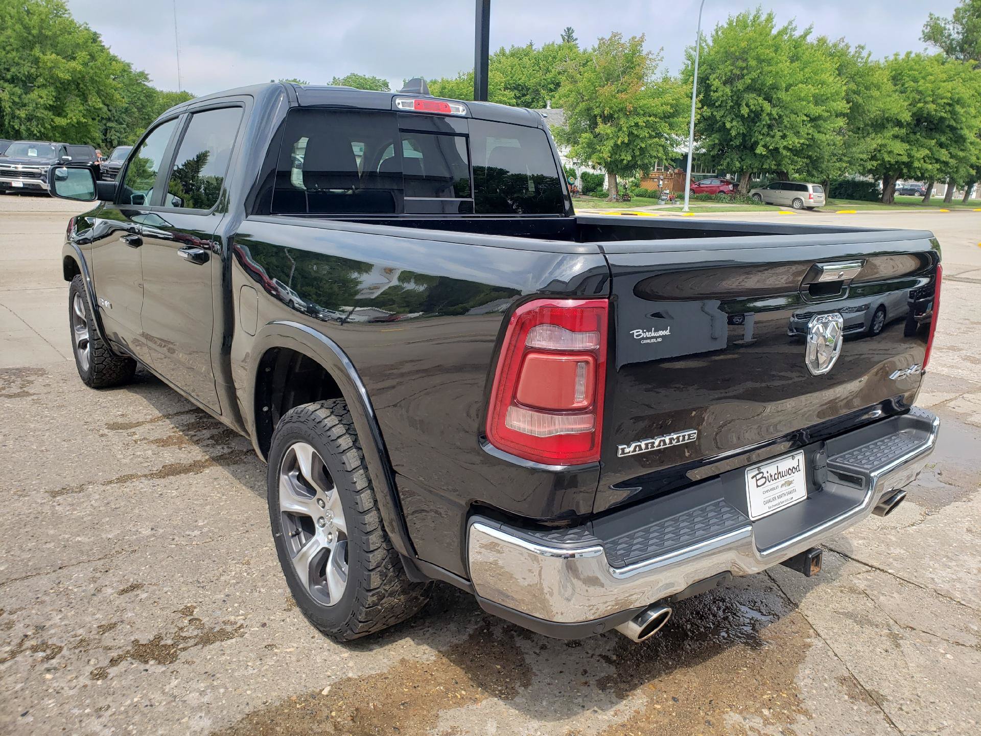 Used 2020 RAM 1500 Laramie AWD/4WD image 7