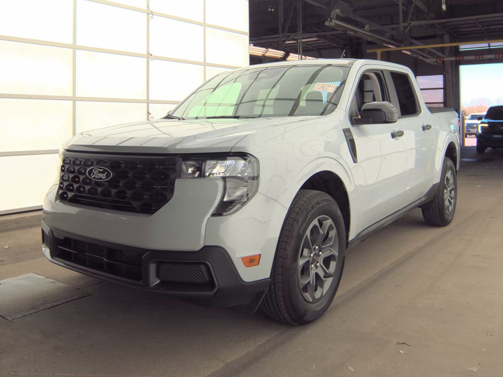 Used 2025 Ford Maverick XLT w/ Equipment Group 301A AWD/4WD image 4