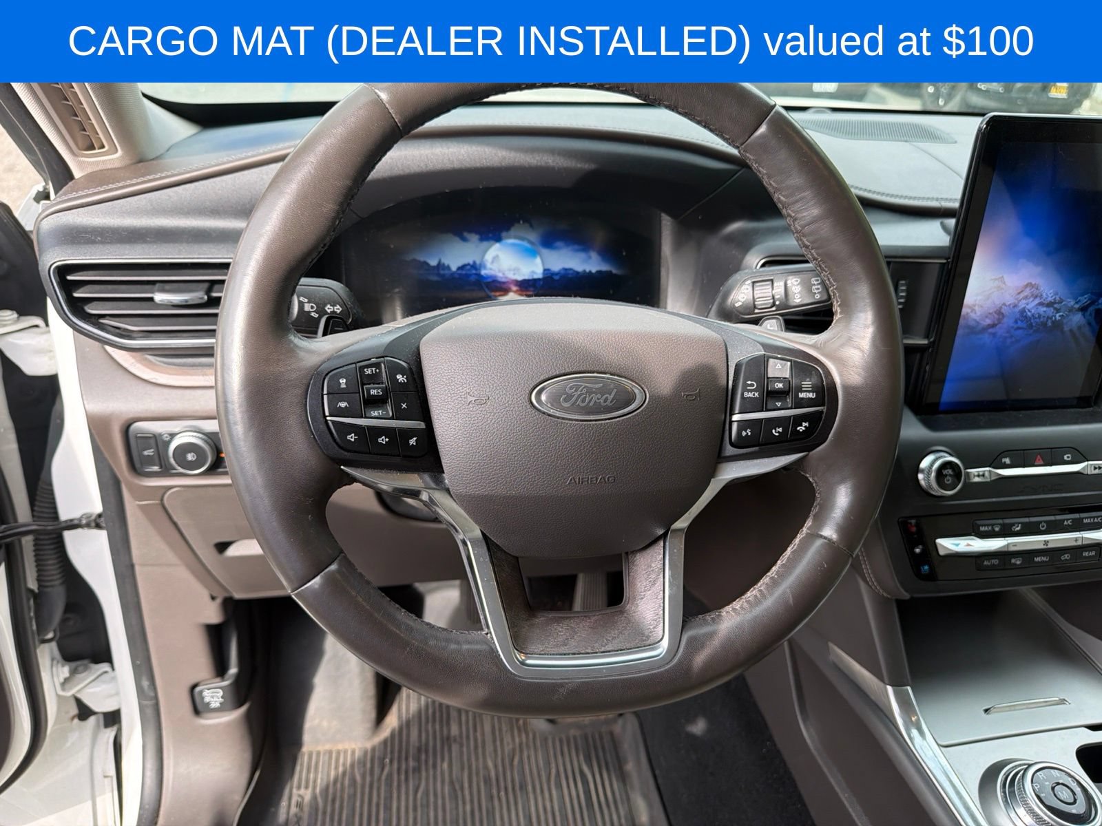 Used 2020 Ford Explorer Platinum w/ Premium Technology Package AWD/4WD image 10