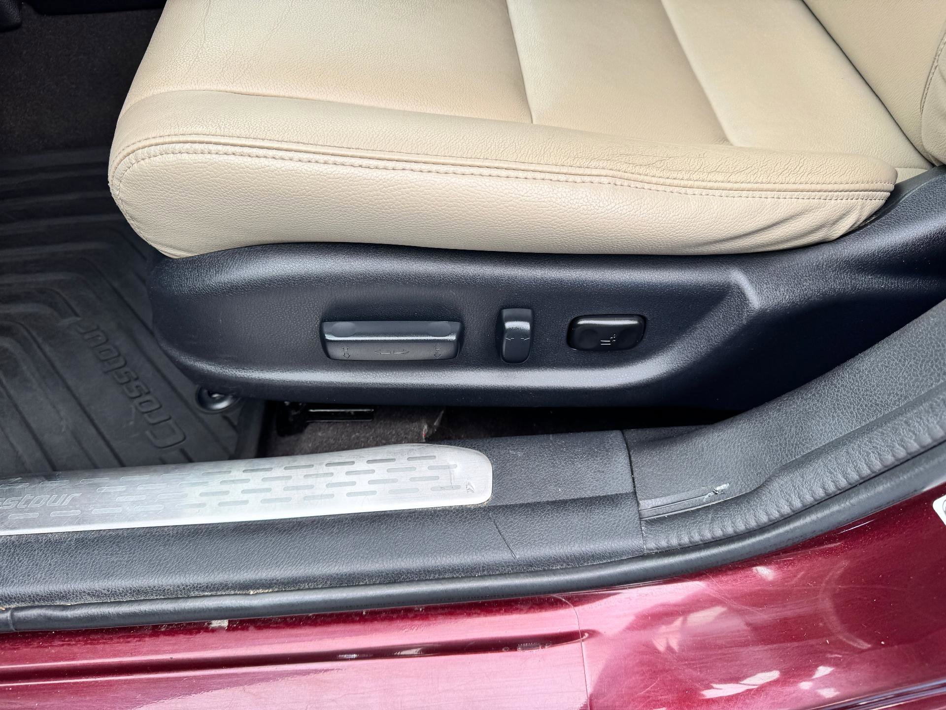 Used 2013 Honda Crosstour EX-L image 12