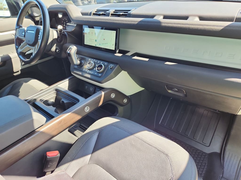 Used 2021 Land Rover Defender 110 SE image 27
