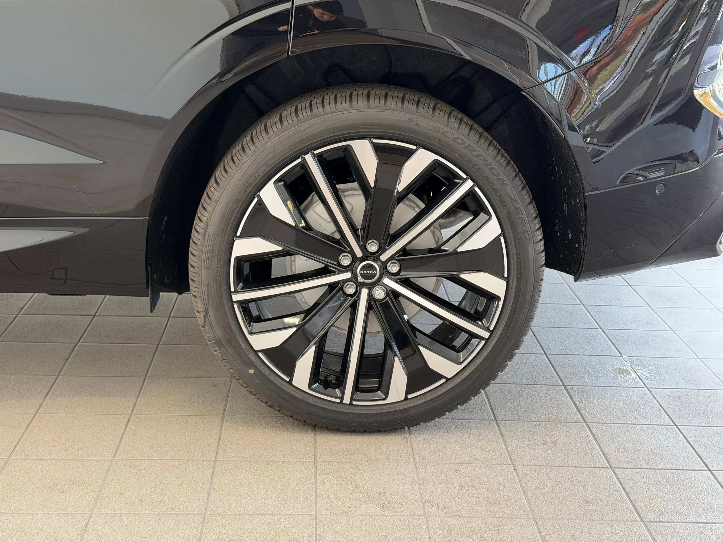 New 2026 Volvo XC60 B5 Ultra w/ Protection Package Premier AWD/4WD image 9