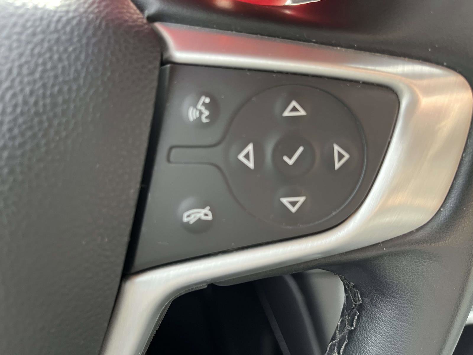 Used 2023 GMC Acadia SLT image 24