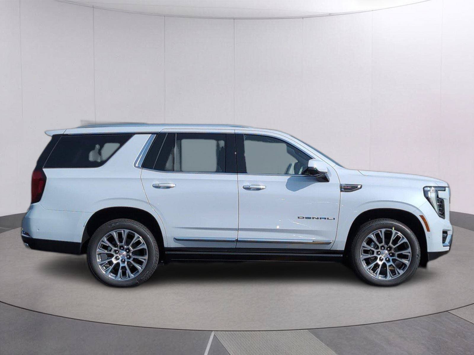 New 2026 GMC Yukon Denali w/ Denali Reserve Package AWD/4WD image 8