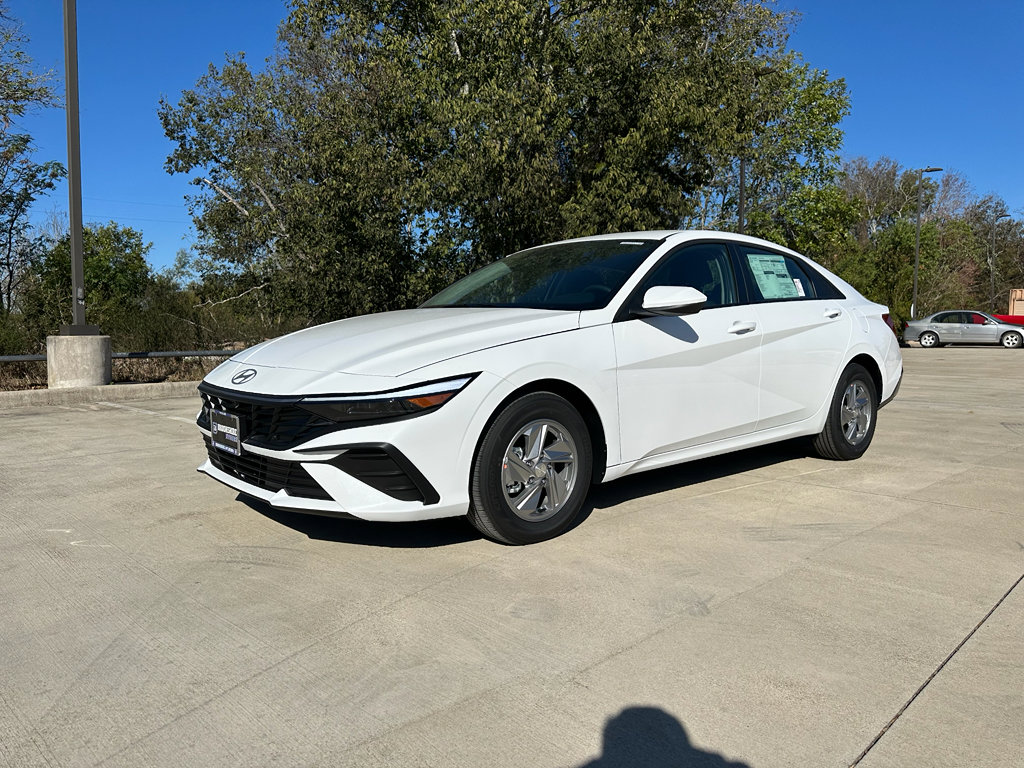 New 2026 Hyundai Elantra SE w/ Cargo Package image 1