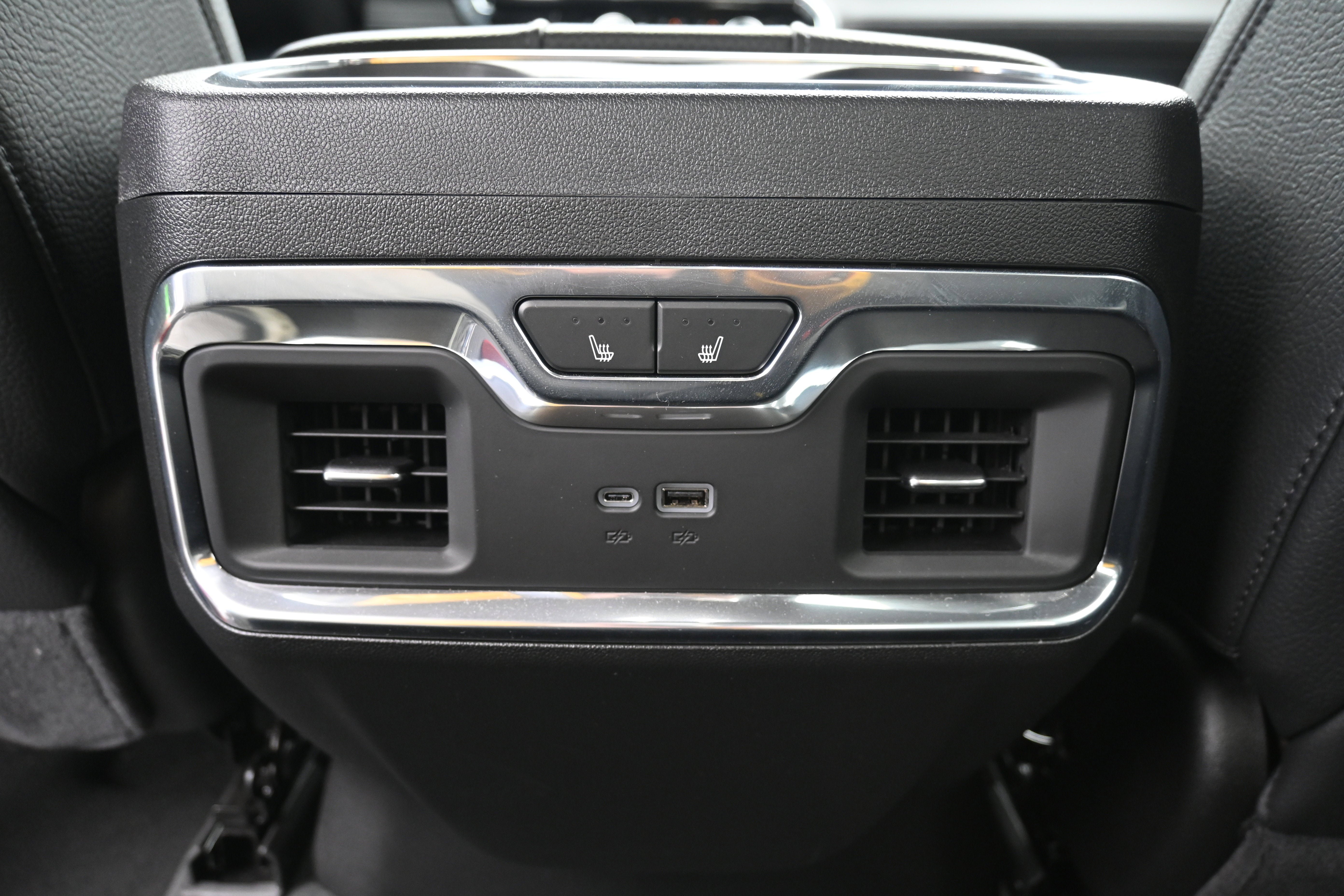 Used 2025 GMC Sierra 1500 Denali w/ Denali Reserve Package AWD/4WD image 17