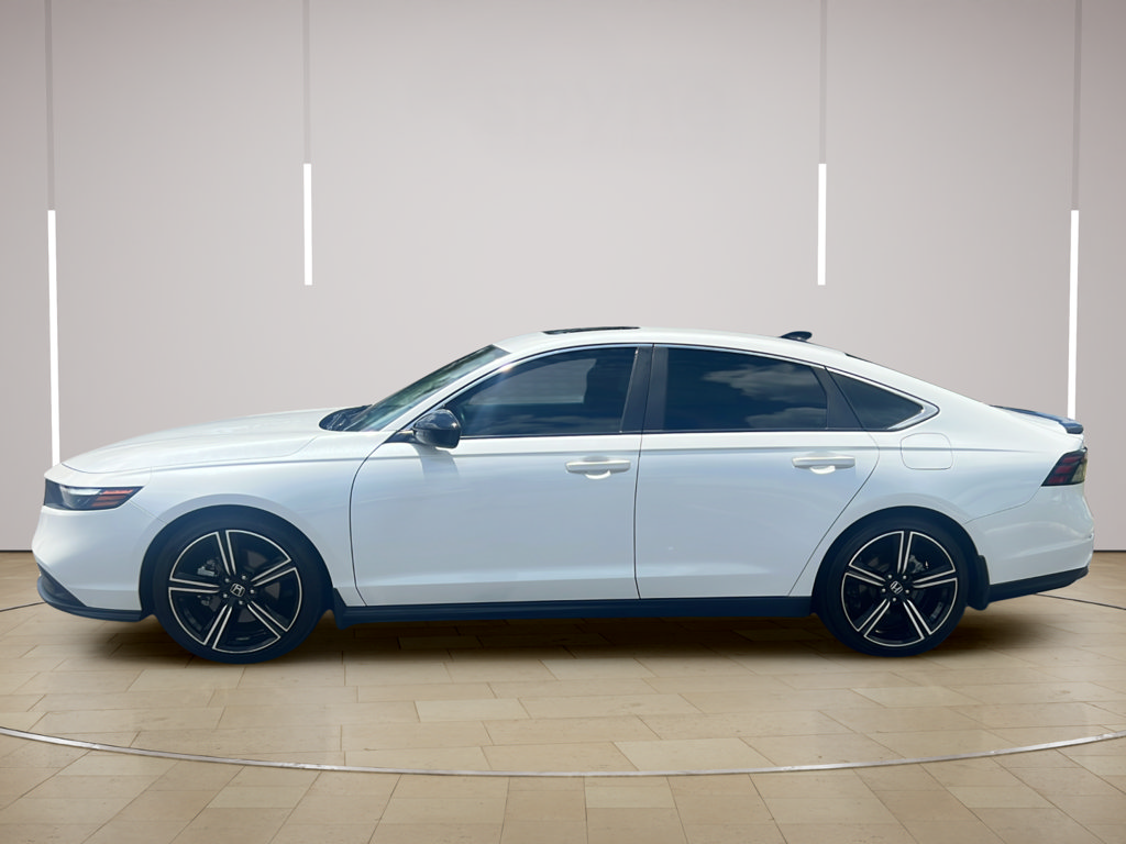 Used 2023 Honda Accord Sport image 2