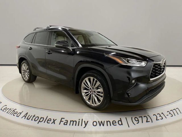 Used 2024 Toyota Highlander Limited AWD/4WD image 7