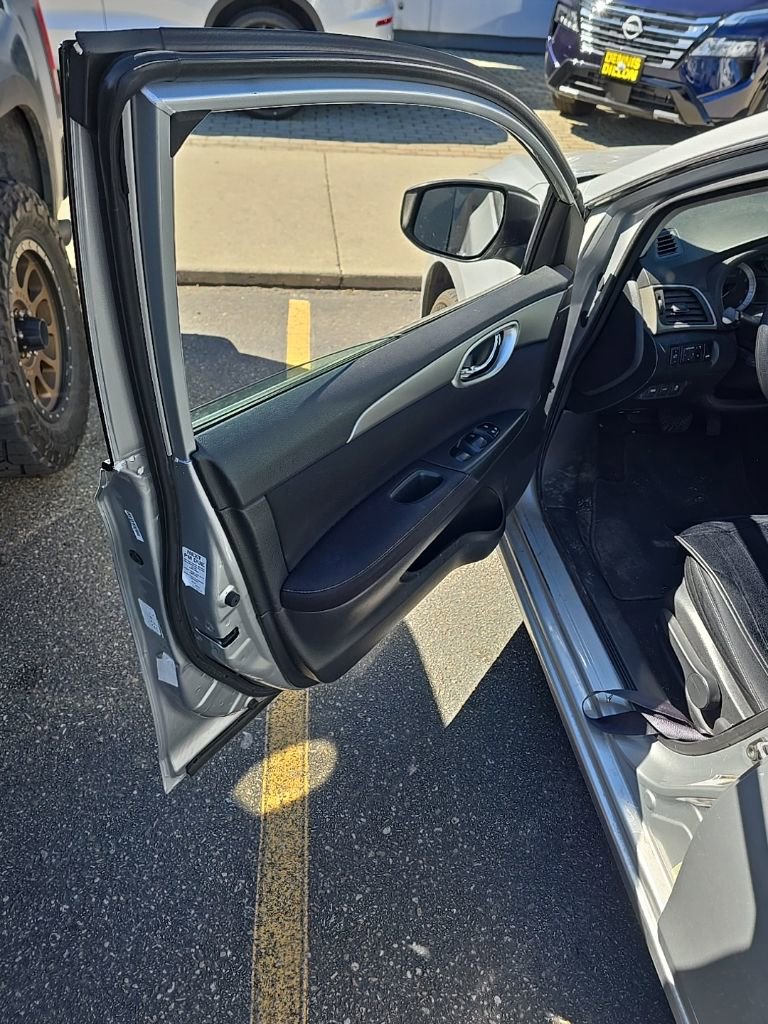 Used 2014 Nissan Sentra SV image 15