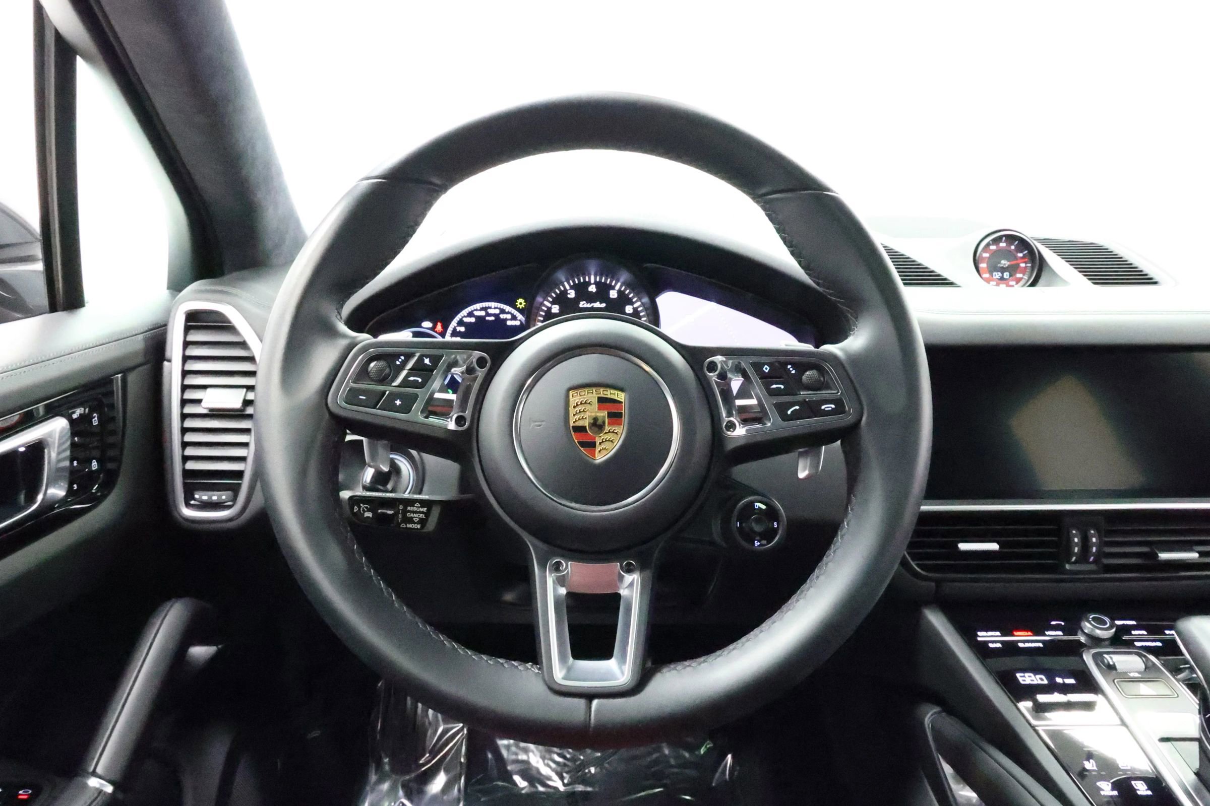 Used 2020 Porsche Cayenne Turbo image 24