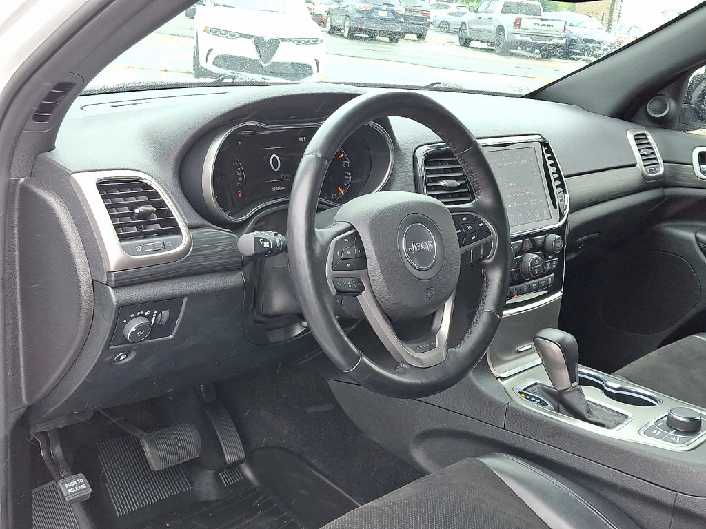 Used 2022 Jeep Grand Cherokee Laredo X image 25