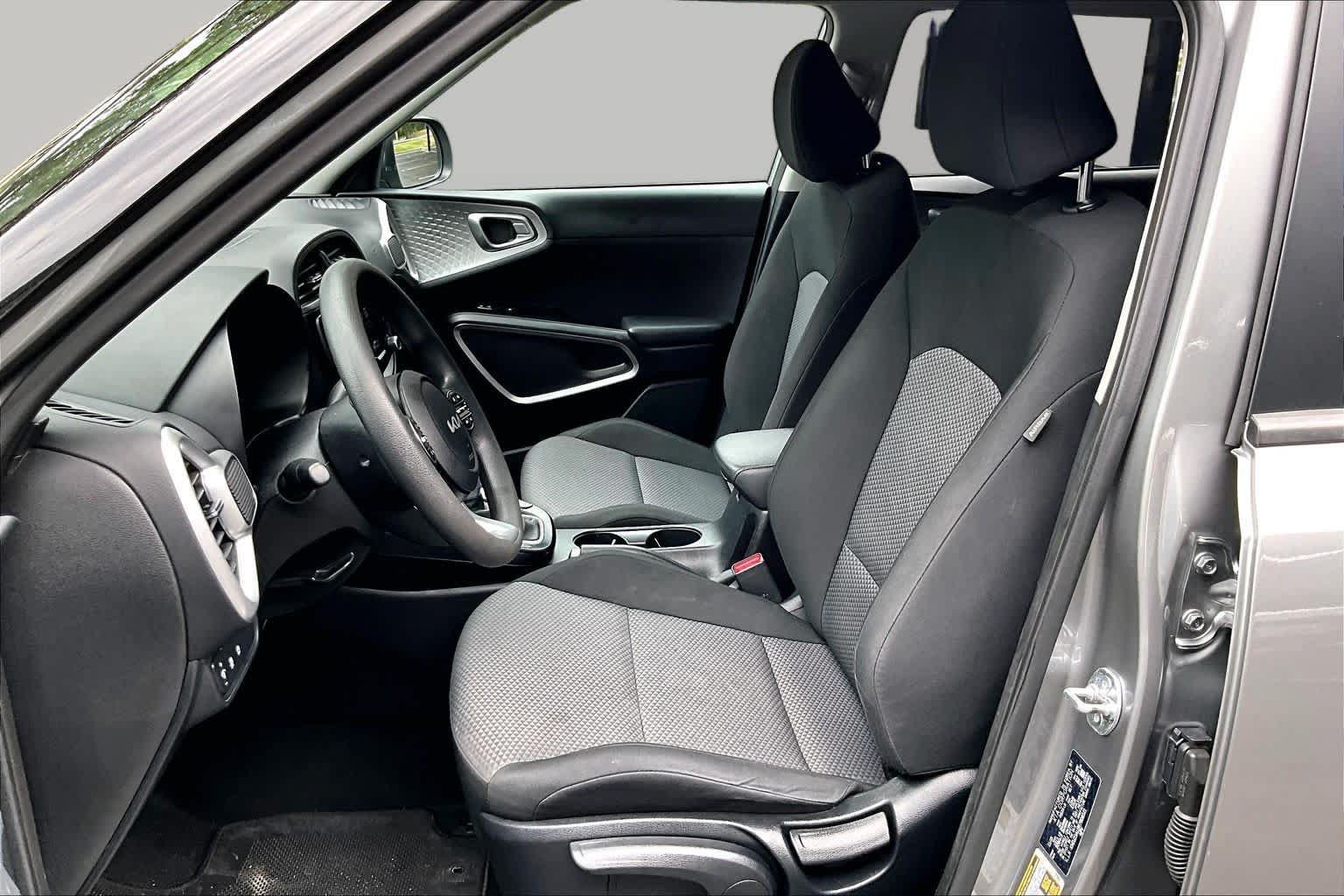 Used 2024 Kia Soul LX w/ Option Group 015 FWD image 8