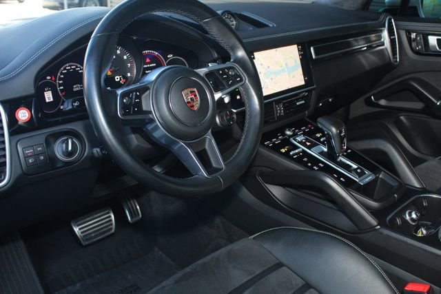 Certified 2023 Porsche Cayenne GTS image 4