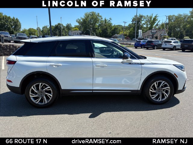 Certified 2023 Lincoln Corsair AWD image 9