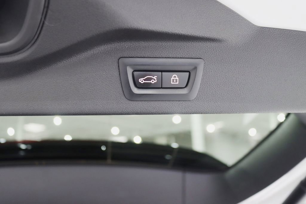 Used 2023 BMW X7 xDrive40i w/ M Sport Package image 40