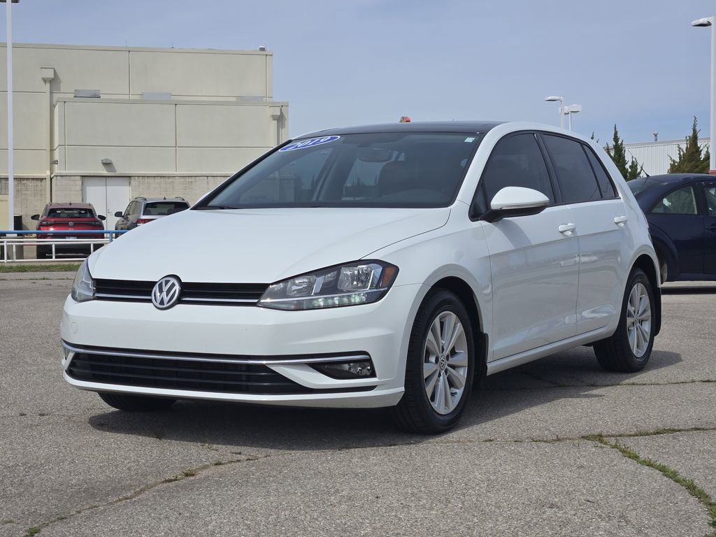 Used 2019 Volkswagen Golf SE image 3