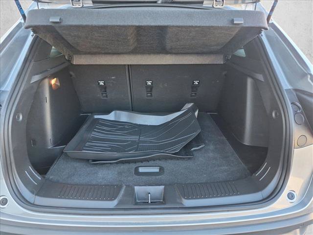 Used 2025 Chevrolet Trax RS w/ Sunroof Package FWD image 6