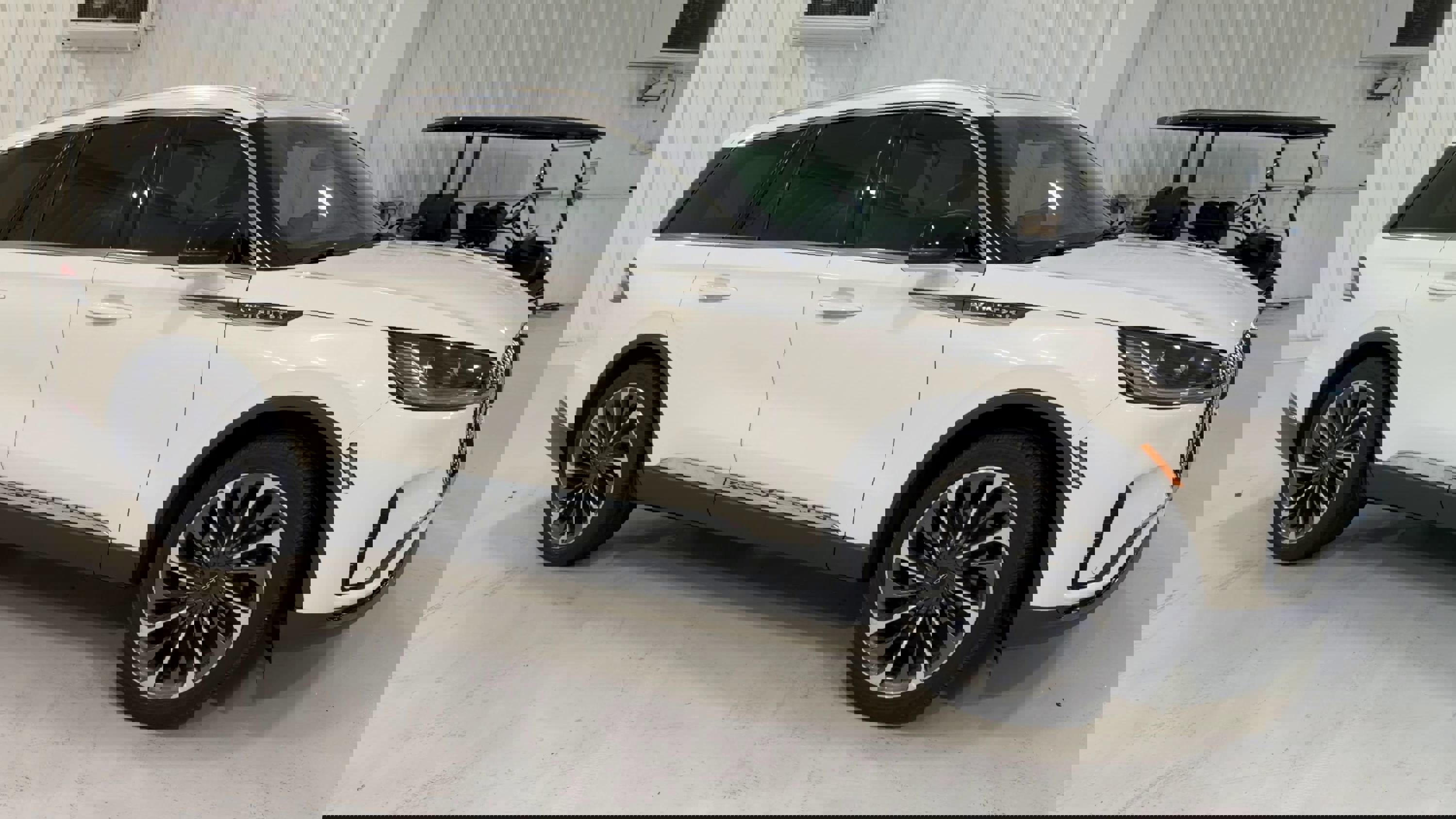 Used 2025 Lincoln Aviator Reserve w/ Illumination Package image 3