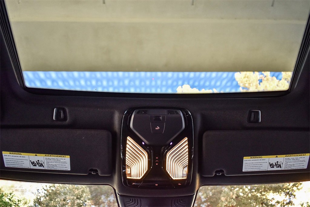 Used 2019 BMW 540i w/ M Sport Package image 15