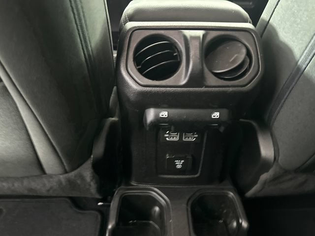 Certified 2021 Jeep Gladiator Overland w/ LED Lighting Group AWD/4WD image 17