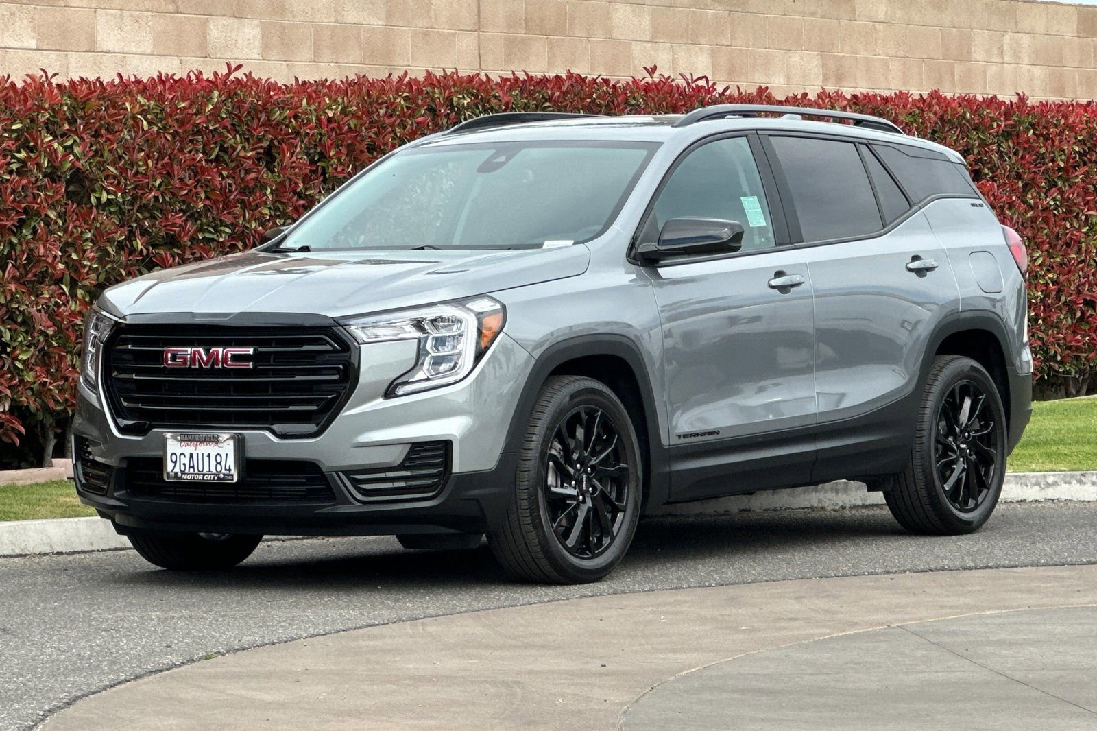 Certified 2023 GMC Terrain SLE w/ Driver Convenience Package image 8