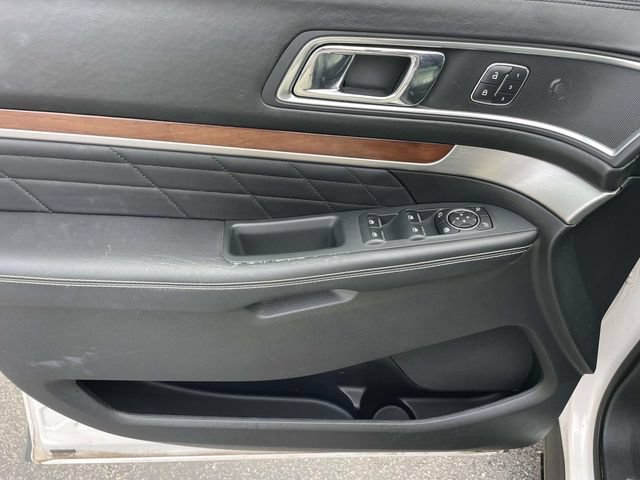 Used 2016 Ford Explorer Platinum AWD/4WD image 21