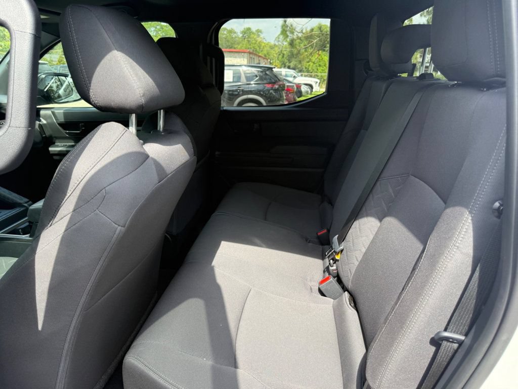 Used 2025 Toyota Tacoma SR5 AWD/4WD image 17