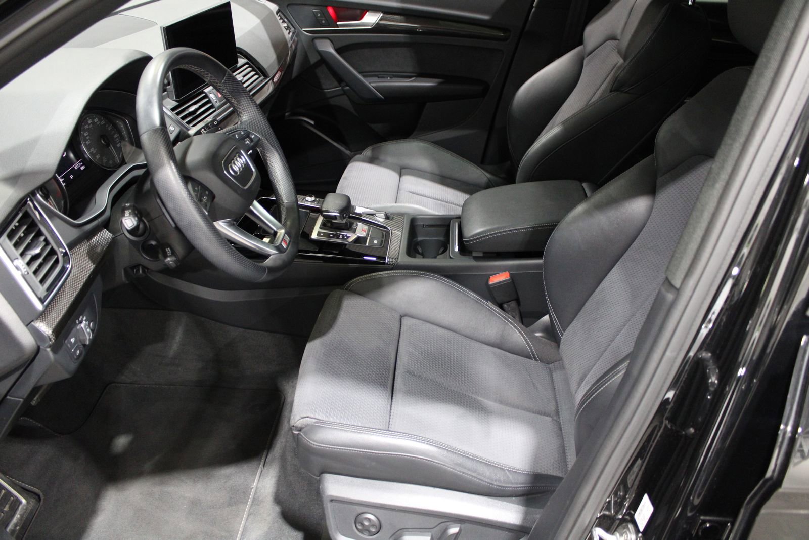 Used 2022 Audi SQ5 Premium w/ Convenience Package image 21