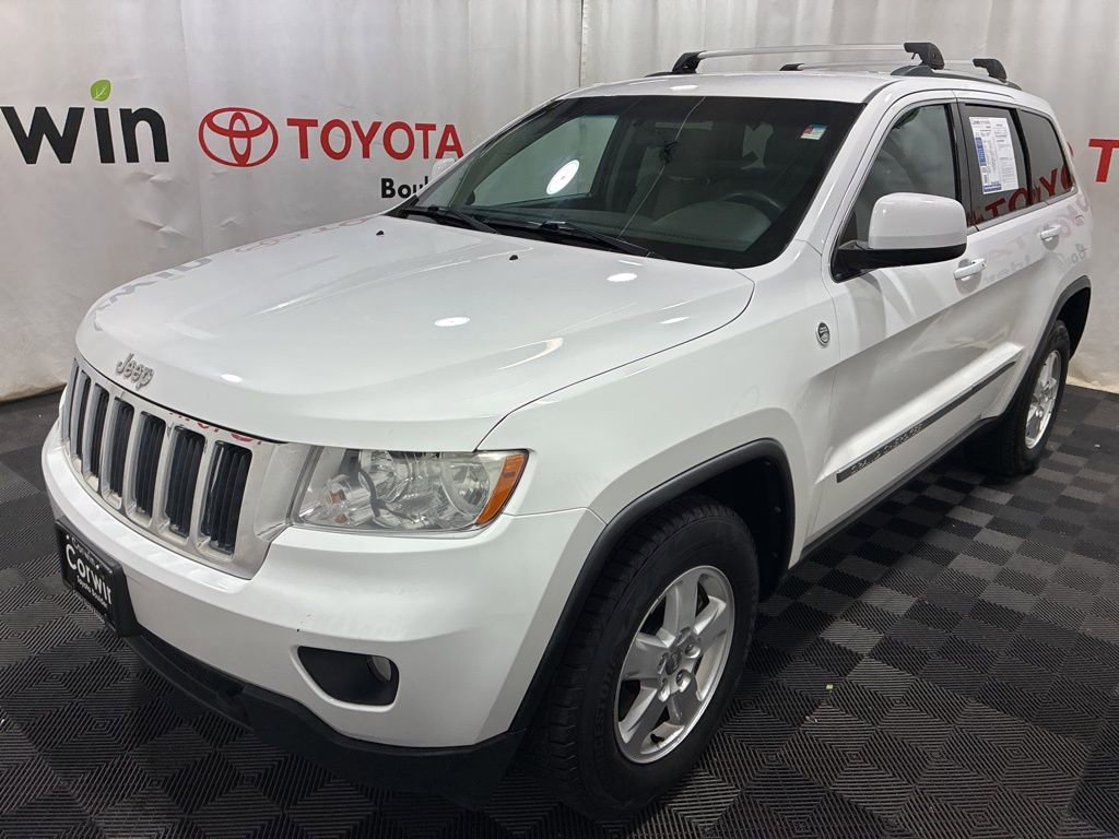 Used 2013 Jeep Grand Cherokee Laredo w/ Laredo E Group AWD/4WD image 3