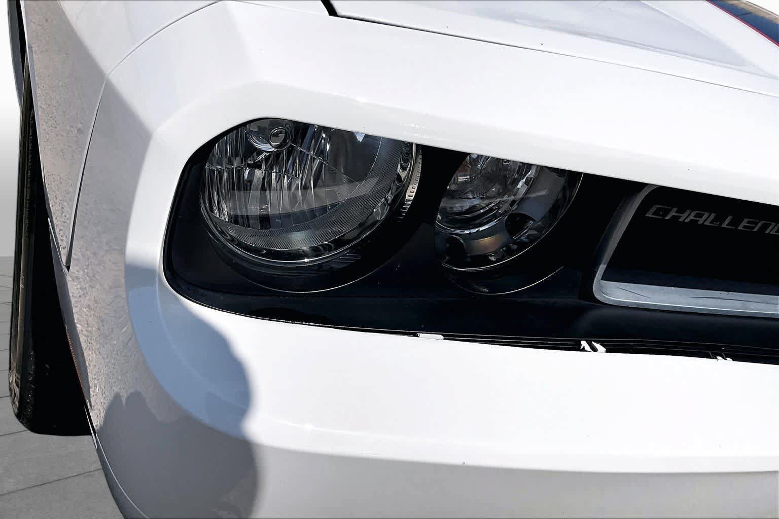 Used 2010 Dodge Challenger SE RWD image 27