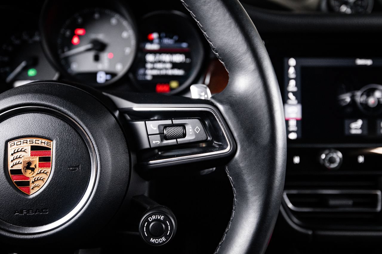 Certified 2023 Porsche Macan S AWD/4WD image 16