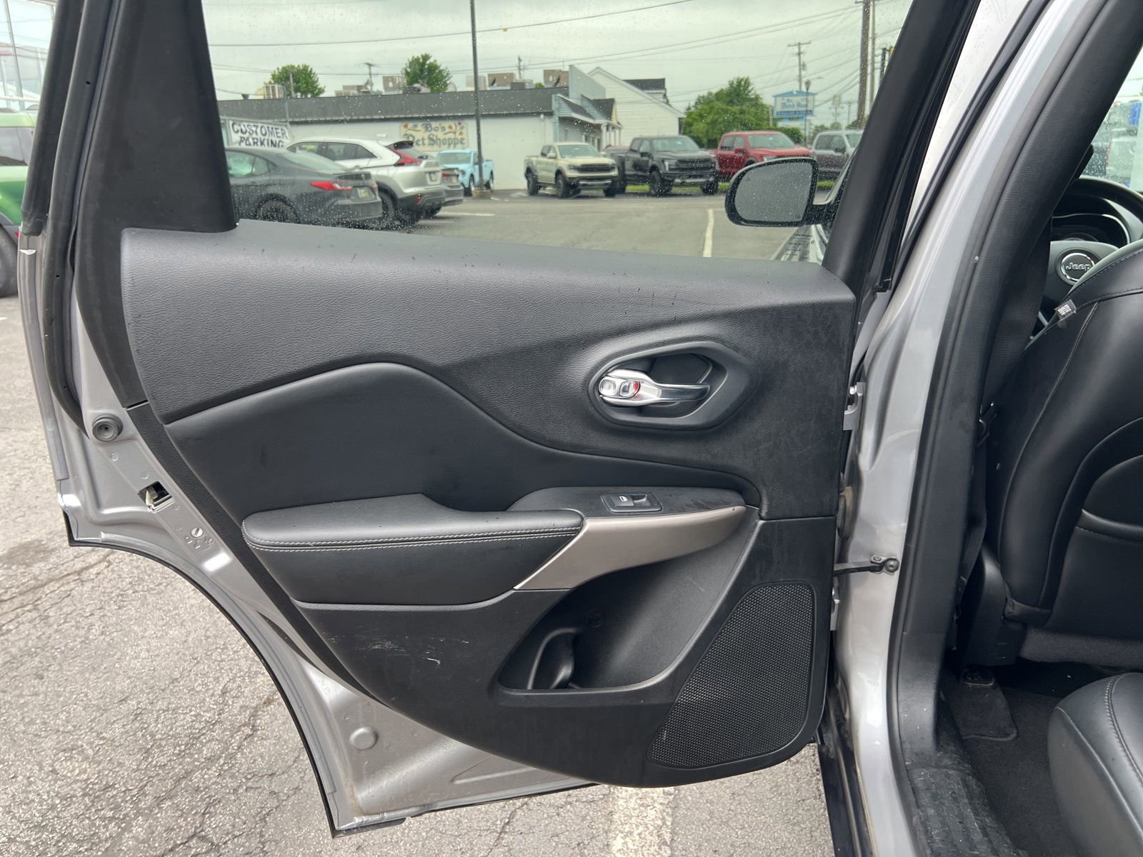 Used 2019 Jeep Cherokee Limited AWD/4WD image 44