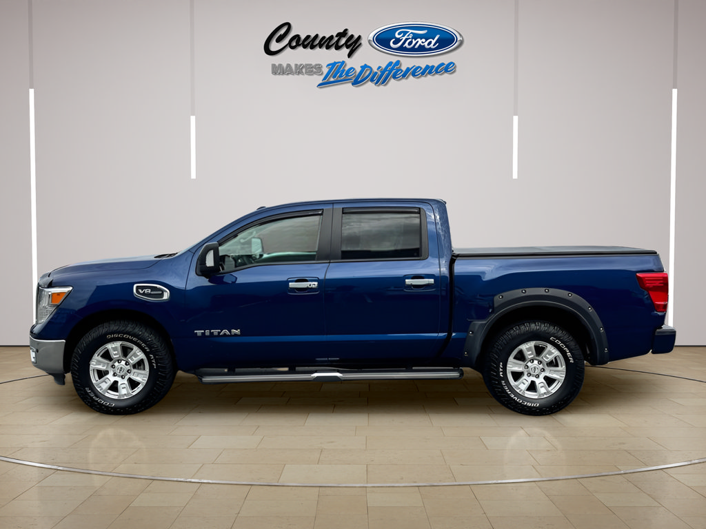 Used 2017 Nissan Titan SV AWD/4WD image 3