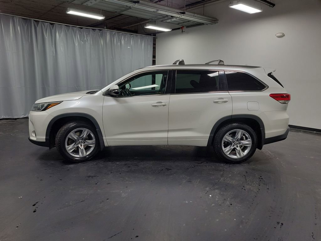 Used 2017 Toyota Highlander Limited image 5