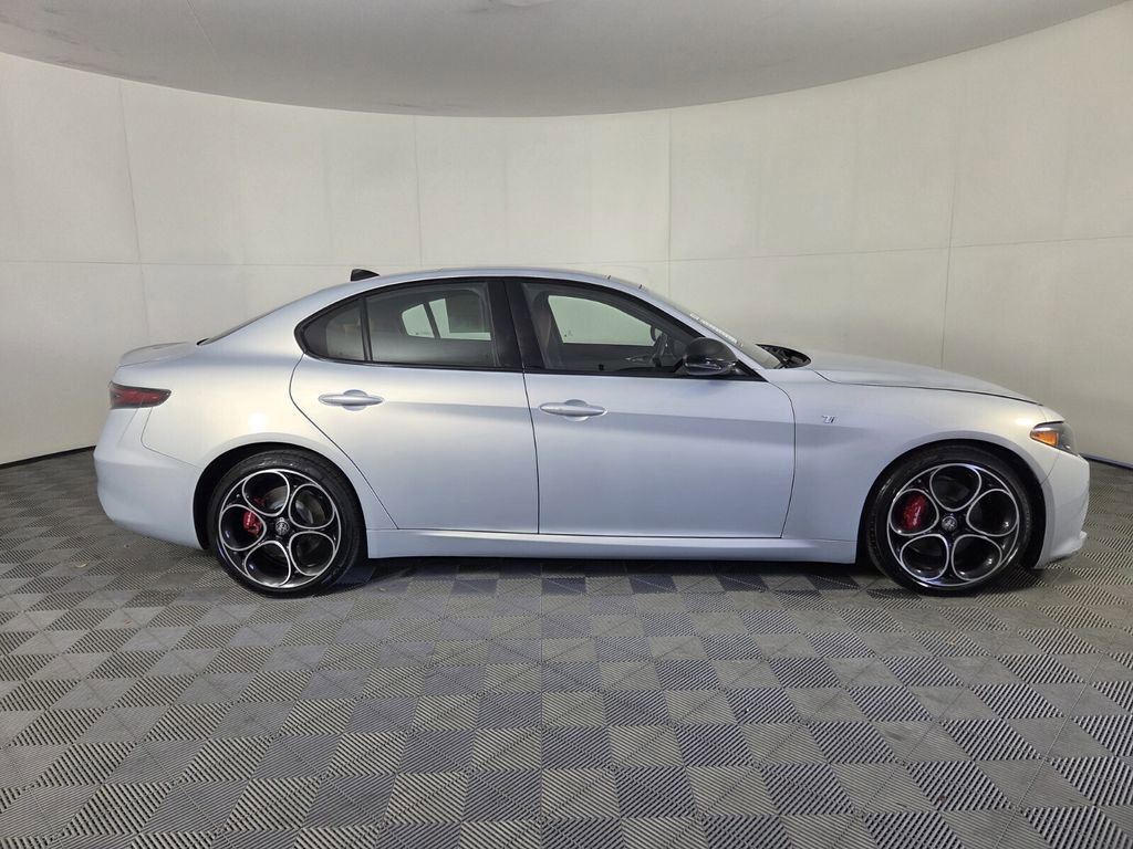 Used 2024 Alfa Romeo Giulia Ti w/ Active Assist Plus Package image 5