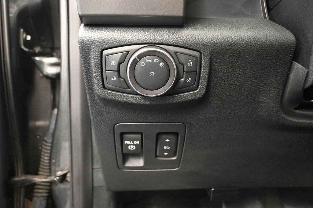 Used 2019 Ford F150 XLT w/ Equipment Group 302A Luxury AWD/4WD image 24