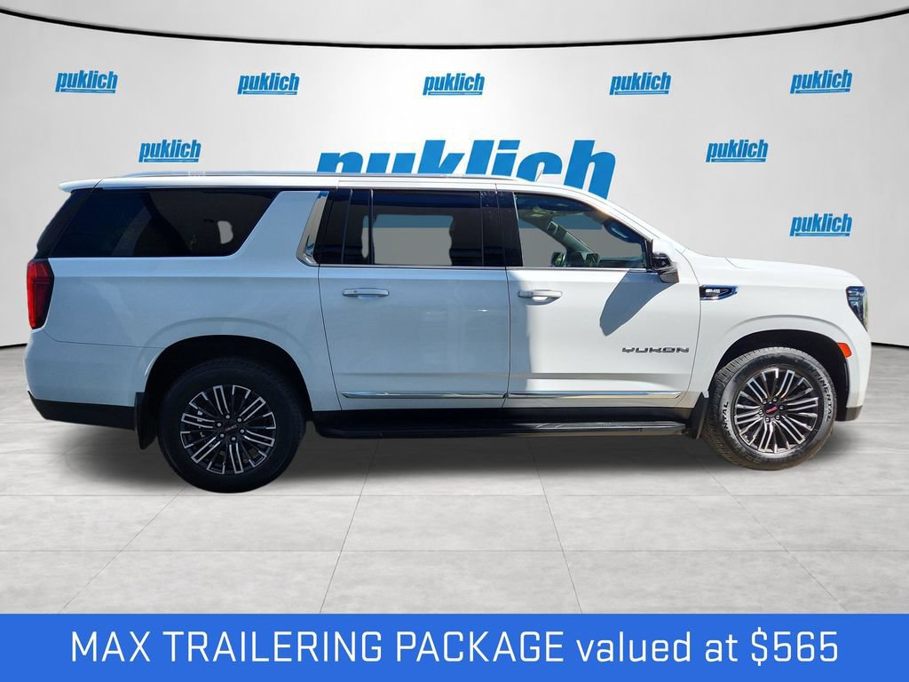 Certified 2022 GMC Yukon XL SLT w/ SLT Premium Package AWD/4WD image 9