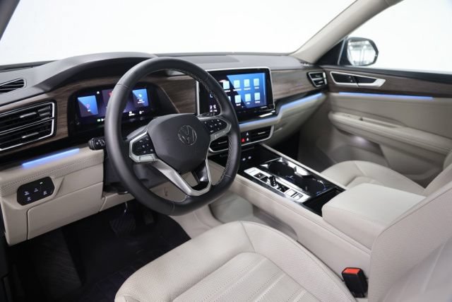 Used 2025 Volkswagen Atlas SEL AWD/4WD image 20